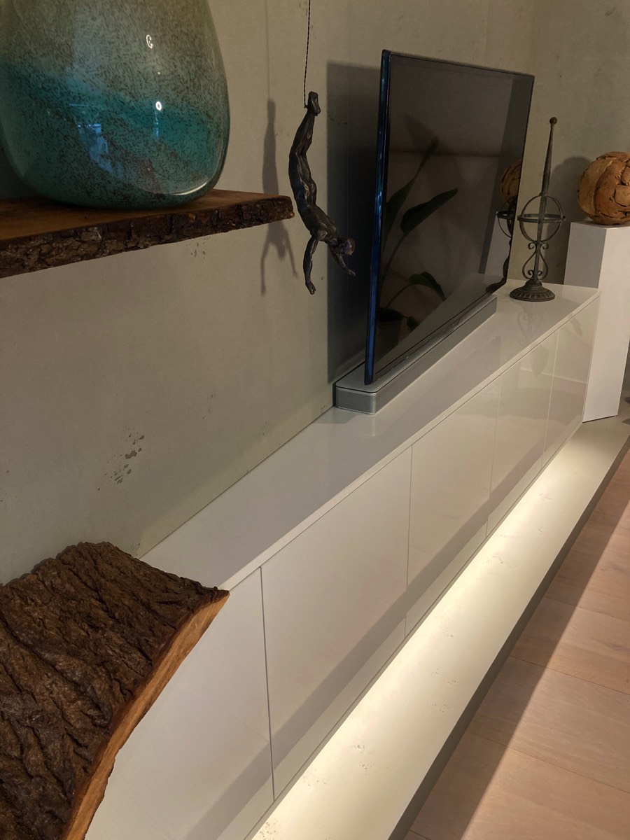 Sideboard schräg eingeschoben